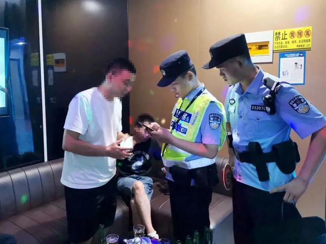 Bsport体育：启东一养生会所：警方抓获张某业等涉嫌组织卖淫犯罪嫌疑人10名！(图5)